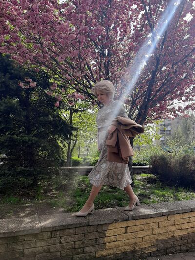  --,   Elena, 64 ,     , c 