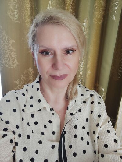  ,   Elena, 61 ,   c 