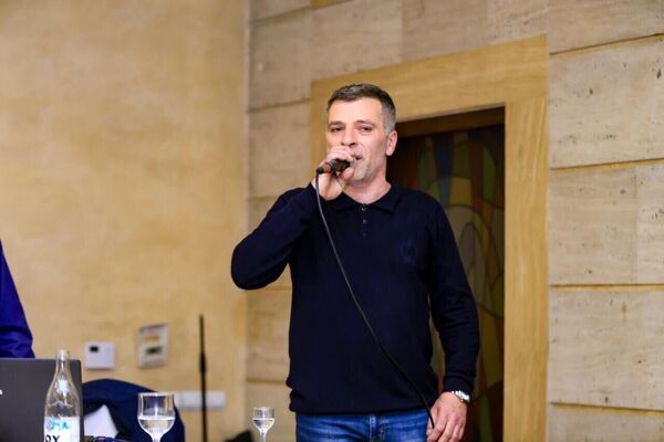  ,   Artyom, 49 ,   ,   