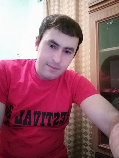  ,   Artyom, 32 ,  