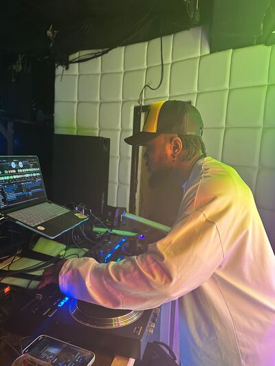  ,   Dj Benefit, 31 ,     , c 