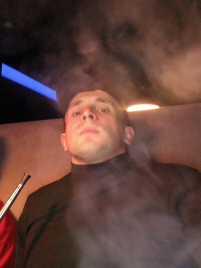  ,   Artur, 37 ,   ,   