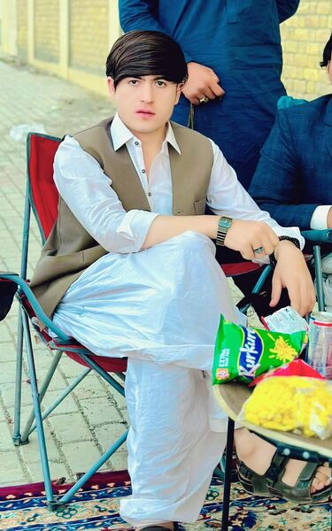  ,   Khan, 21 ,   ,   