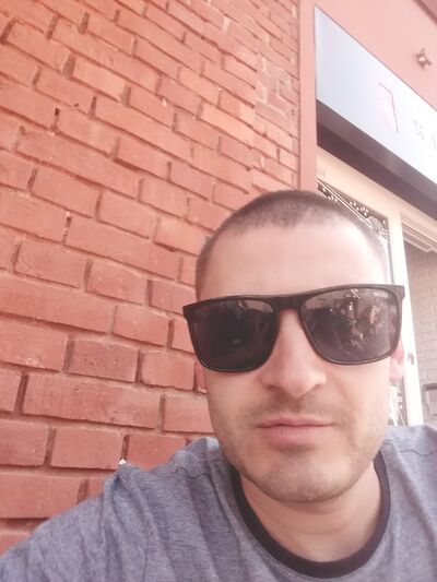  ,   Pavel, 37 ,  