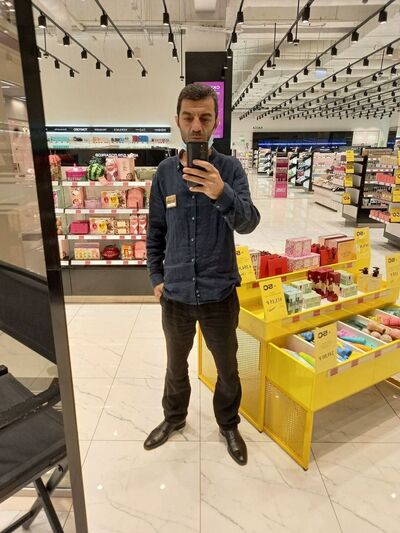  ,   Sarkis, 53 ,   ,   , c 