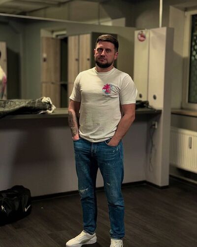  ,   Tony, 30 ,   ,   