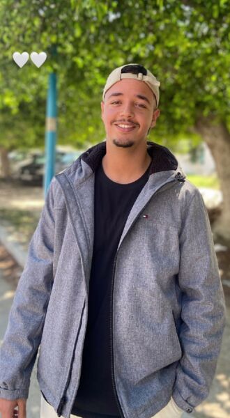  Abbots Langley,   Aziz, 20 ,     , c 