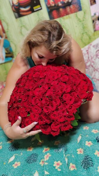  ,   Roxie, 35 ,   ,   , c , 