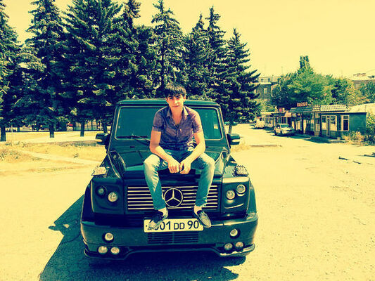  ,   Artem, 33 ,   