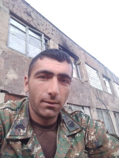  ,   Gagik, 34 ,   ,   