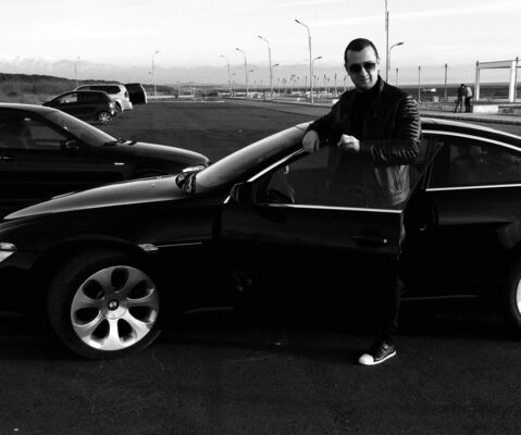  ,   Leon, 41 ,   ,   