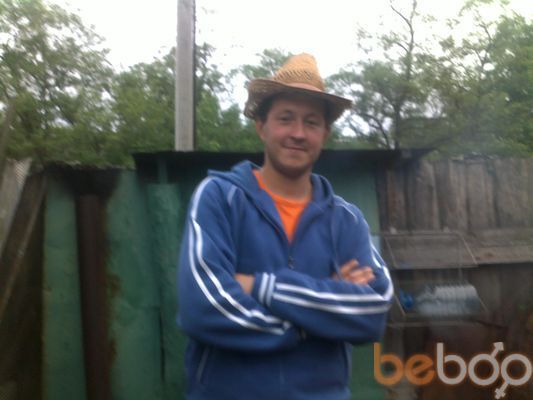  ,   Viktor, 36 ,   