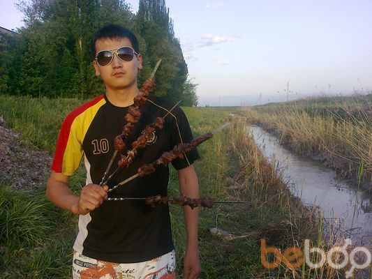  ,   Adola, 32 ,  