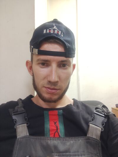  ,   Viktor, 28 ,   ,   