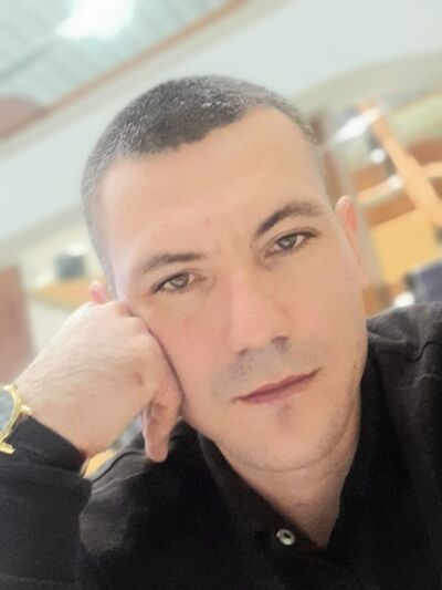  Abbots Langley,   Lawyer, 36 ,   ,   