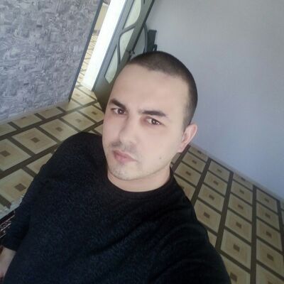  ,   Denis, 34 ,   