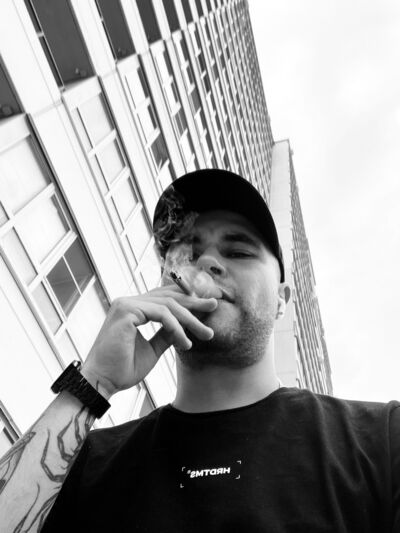  ,   Roman, 32 ,   