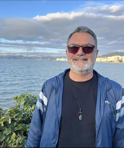  ,   Leon, 54 ,   ,   , c 