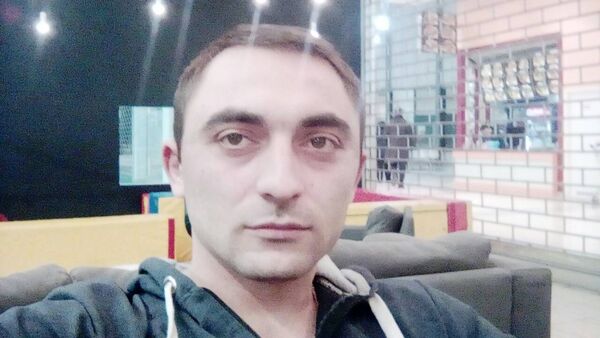 -,   Max, 33 ,   ,   , c 
