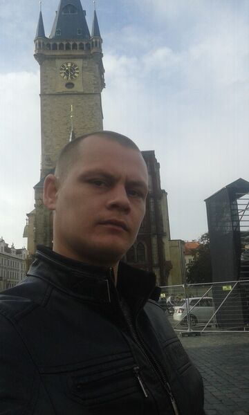  ,   Den, 34 ,  