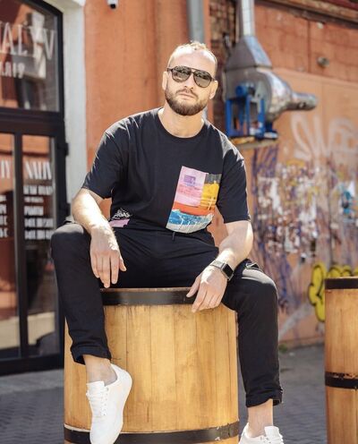  ,   Stas, 38 ,   ,   