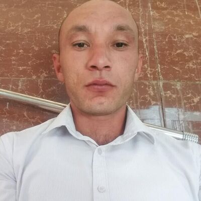   ,   Bobur, 32 ,   ,   