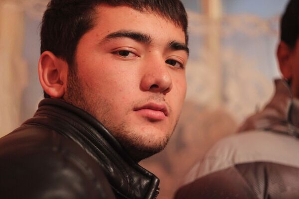  ,   Tadjik, 32 ,   