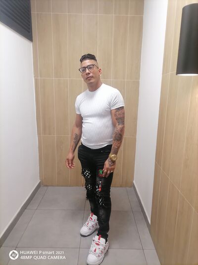  ,   Oniel, 33 ,   ,   