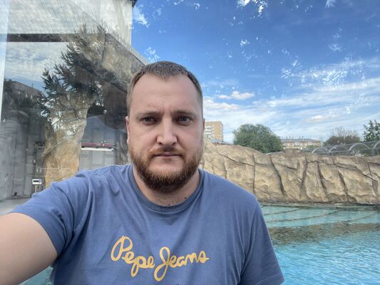  --,   Leo, 37 ,   ,   