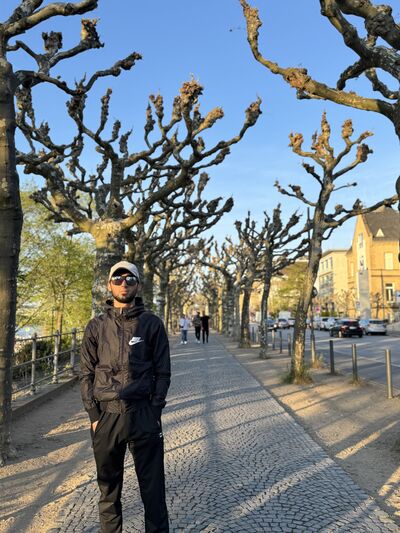  Rosengarten,   Baxtiyor, 34 ,   ,   