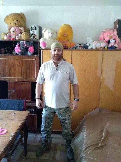  ,   Artur, 41 ,     , c 