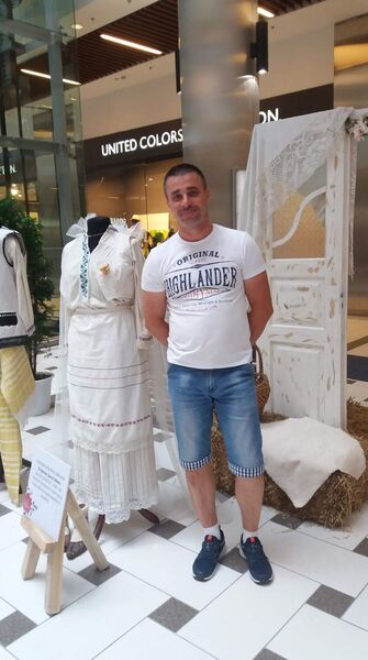  ,   Alex, 36 ,   ,   , c , 