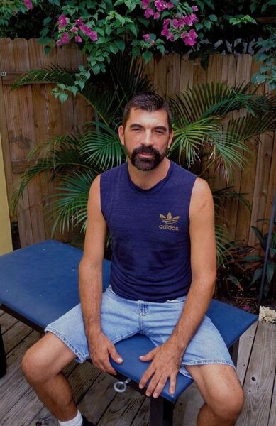  ,   Artur, 32 ,   