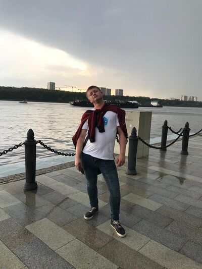  ,   Denis, 32 ,   ,   , c 