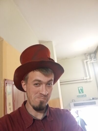  ,   Vlad, 32 ,   ,   
