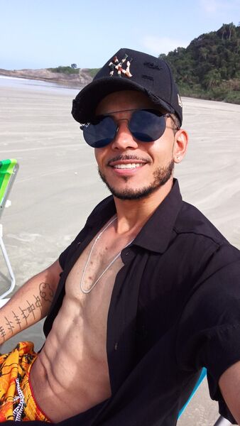  Algiers,   Alex, 32 ,   ,   