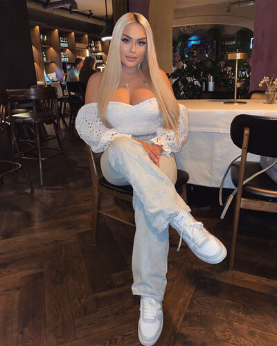  Jiddah,   Alina, 25 ,   ,   