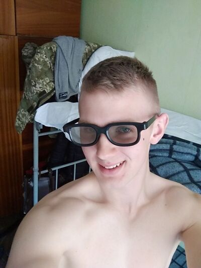  ,   Taras, 27 ,   