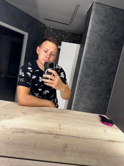  ,   Alexander, 24 ,   ,   