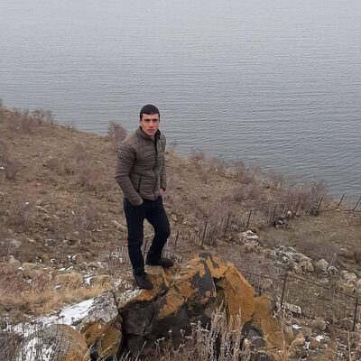  ,   Artusha, 27 ,   ,   