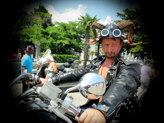  ,   Gugo, 49 ,   ,   , c 