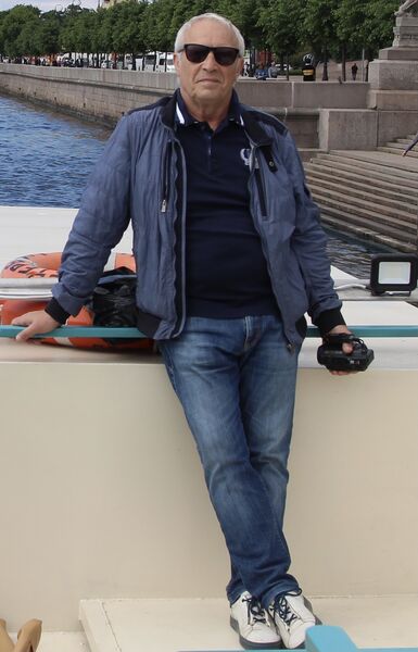  ,   Alex, 52 ,   ,   
