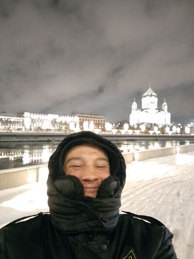  ,   Nik, 37 ,   ,   