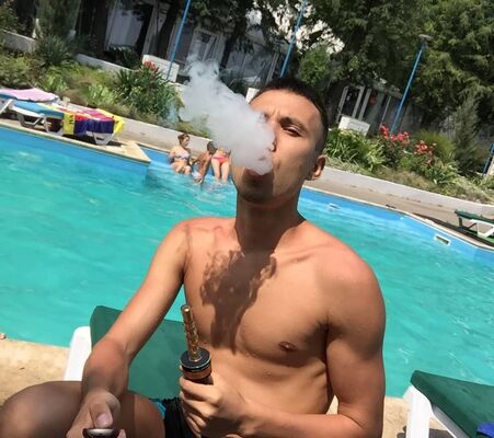  ,   Rafil, 32 ,  