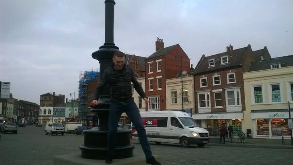  ,   Deniss, 41 ,   ,   , c , 