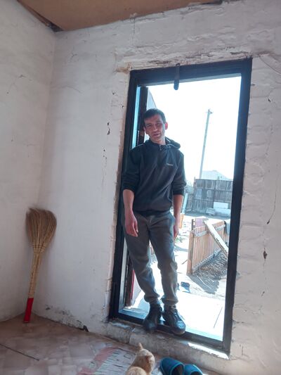  ,   Nurik, 37 ,   ,   