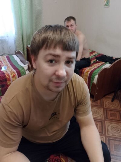  ,   Ilyas, 32 ,   ,   