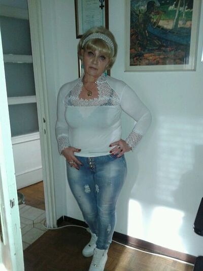  ,   Scarllet, 61 ,     , c 