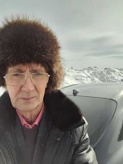  ,   Viktor, 61 ,   c 