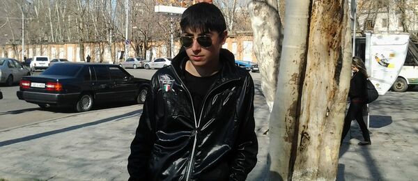  ,   Gevor, 32 ,   